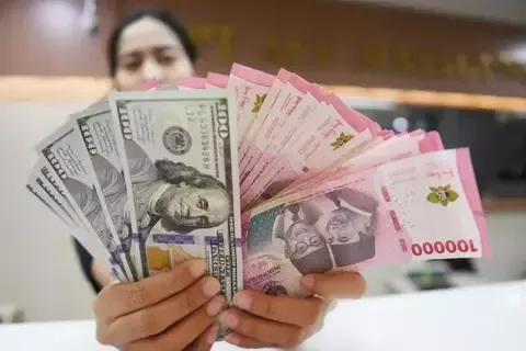 Rupiah Dibuka Menguat Di Awal Pekan