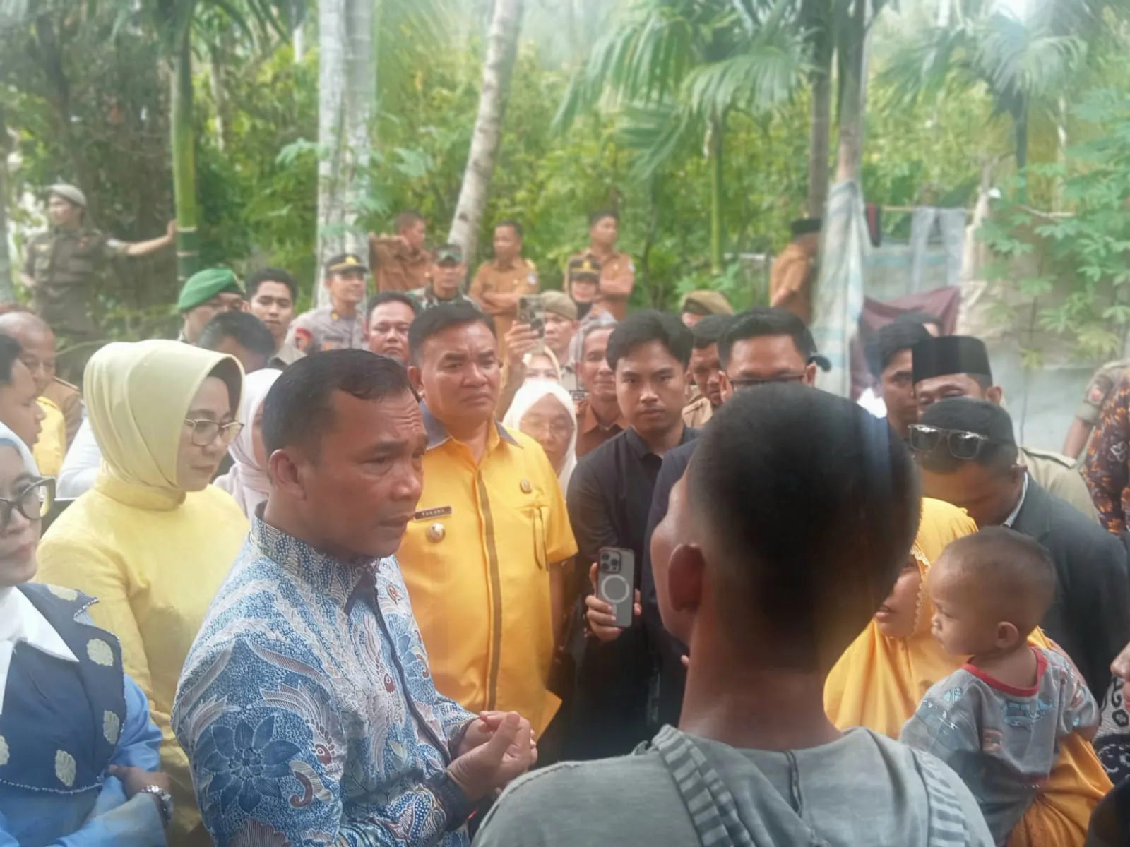 Mendukbangga Serahkan Bantuan KRS Di Aceh Tenggara