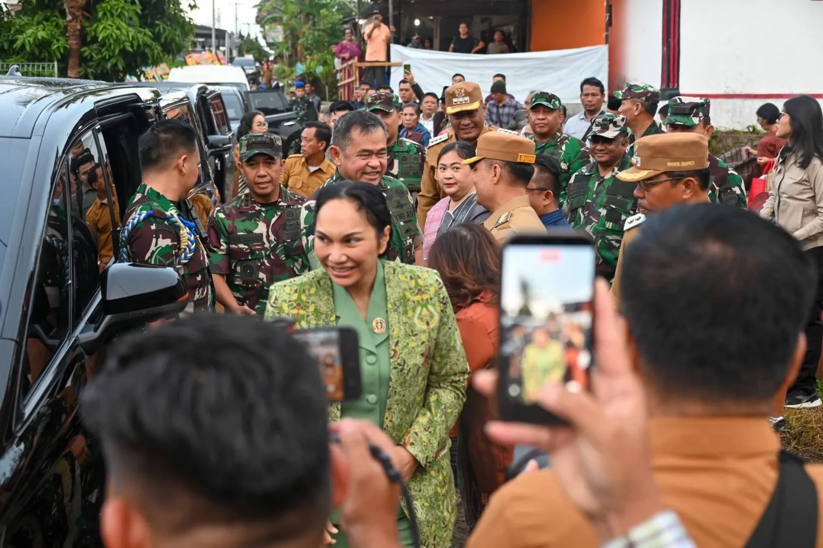 Bupati Humbahas Dampingi Kasad Resmikan Sumur Bor Di Toba