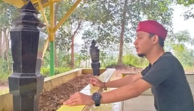 Refleksi Spiritual atas Kunjungan ke Pemakaman dalam Perspektif Al-Qur'an dan Sunnah