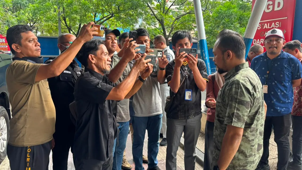 Dari Kamera Belasan Kilo ke Smartphone: Evolusi Liputan Televisi di Indonesia