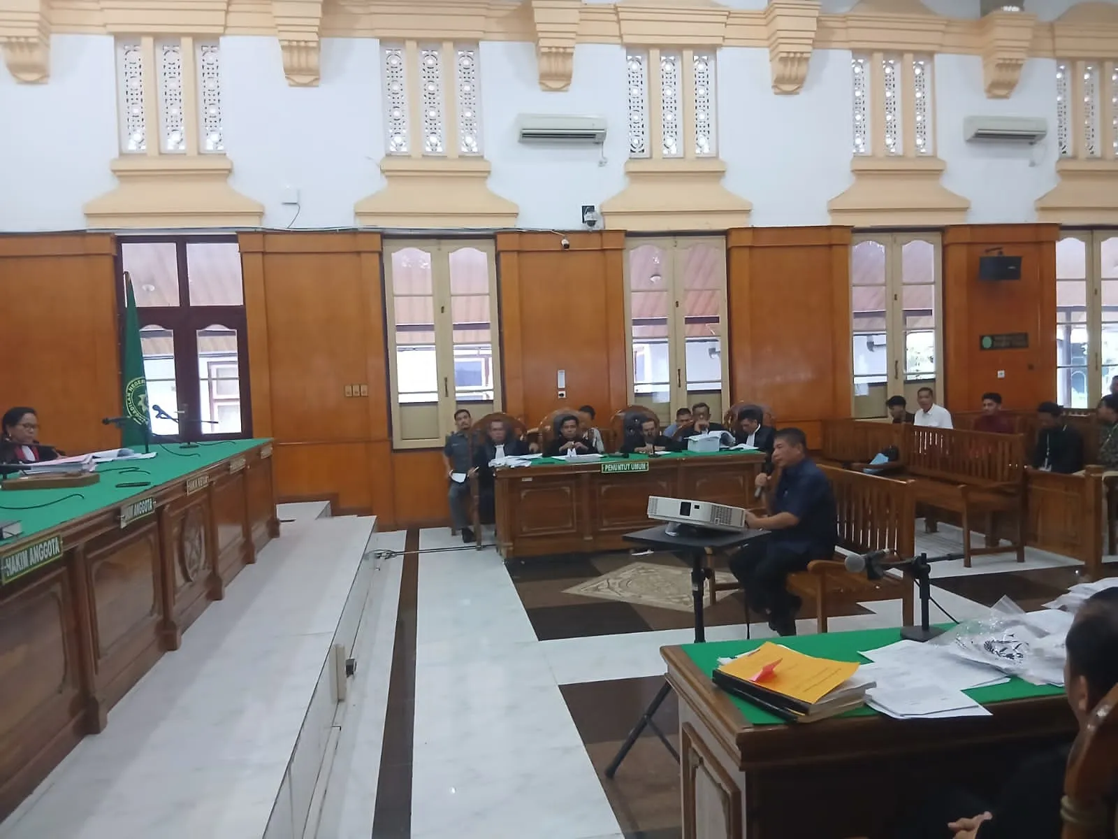 Saksi Ungkap Pengadaan Smartboard Langkat Atas Persetujuan Pj. Faisal Hasrimy