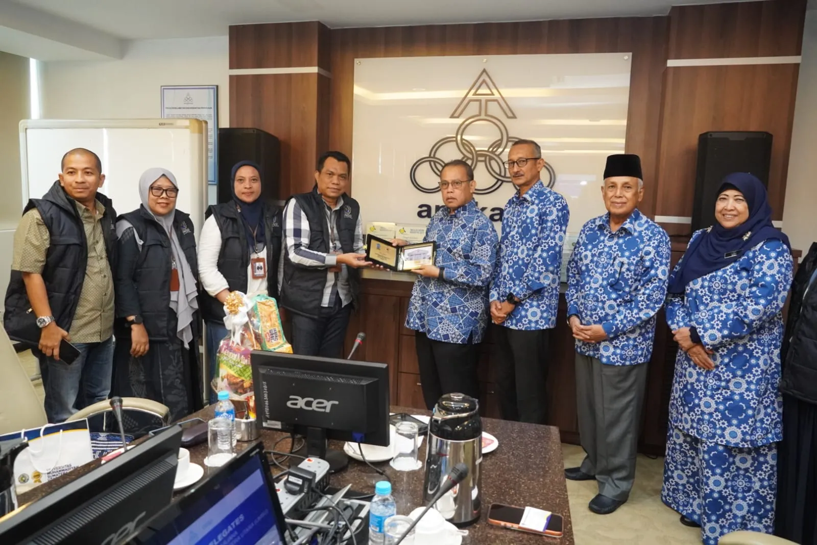 Dosen Dan  Mahasiswa Magister Akuntansi UMSU Gelar PKM Internasional Di Malaysia