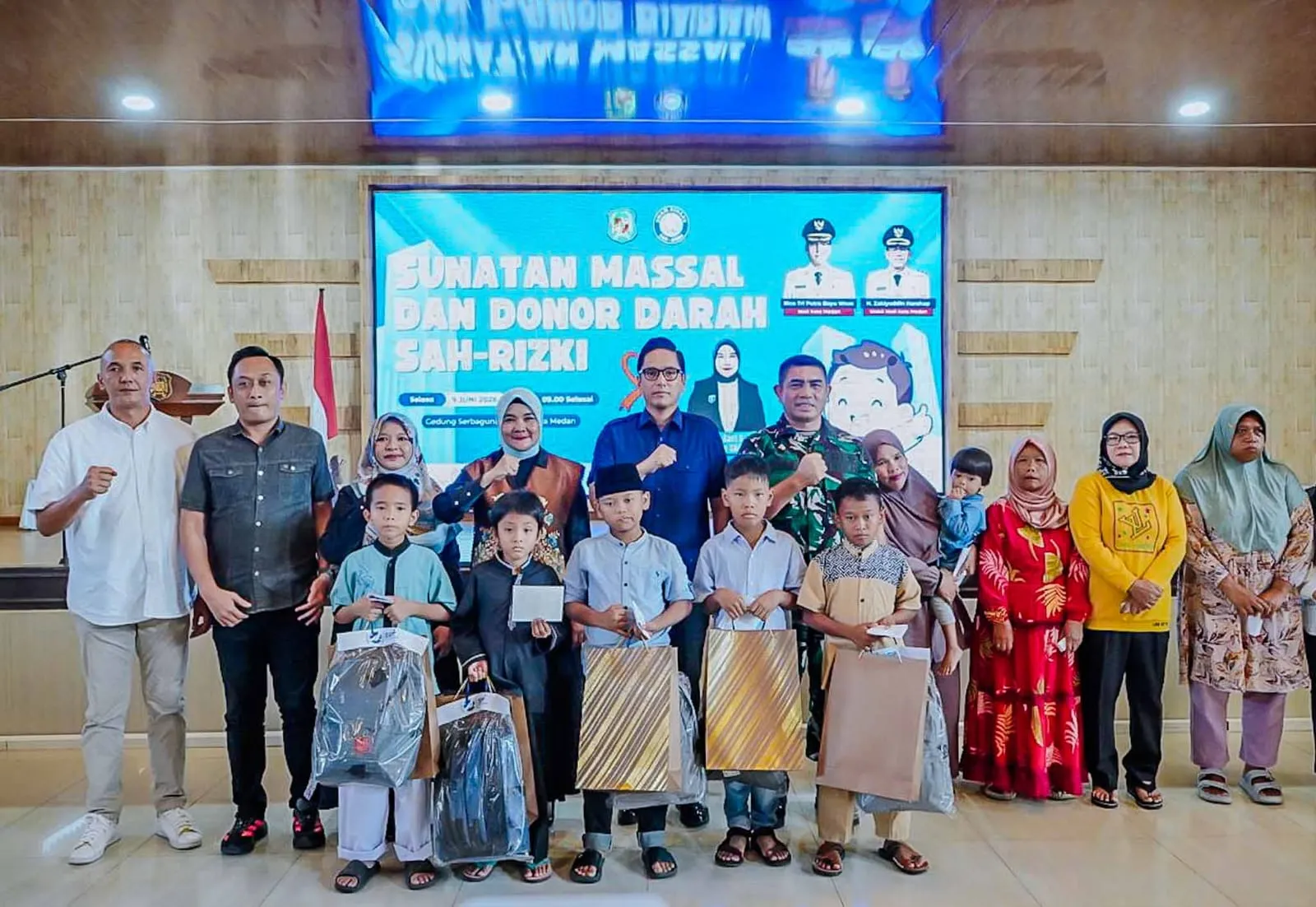 Rico Waas Bawa Keceriaan Di Sunat Massal Sah-Rizki, 42 Anak Ikut Dan Ibu Tunggal Terima Santunan