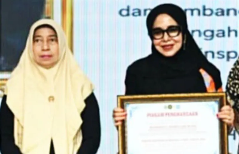 Dato' Hj Hikmatul Fadhillah Dianugerahi Tokoh Inspirasi Sumatera Utara