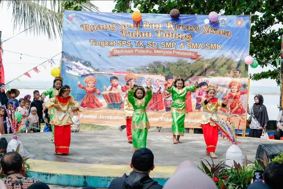 Dari Panggung Seni Pinggir Pantai, Anak Kepulauan Seribu Tampil Percaya Diri