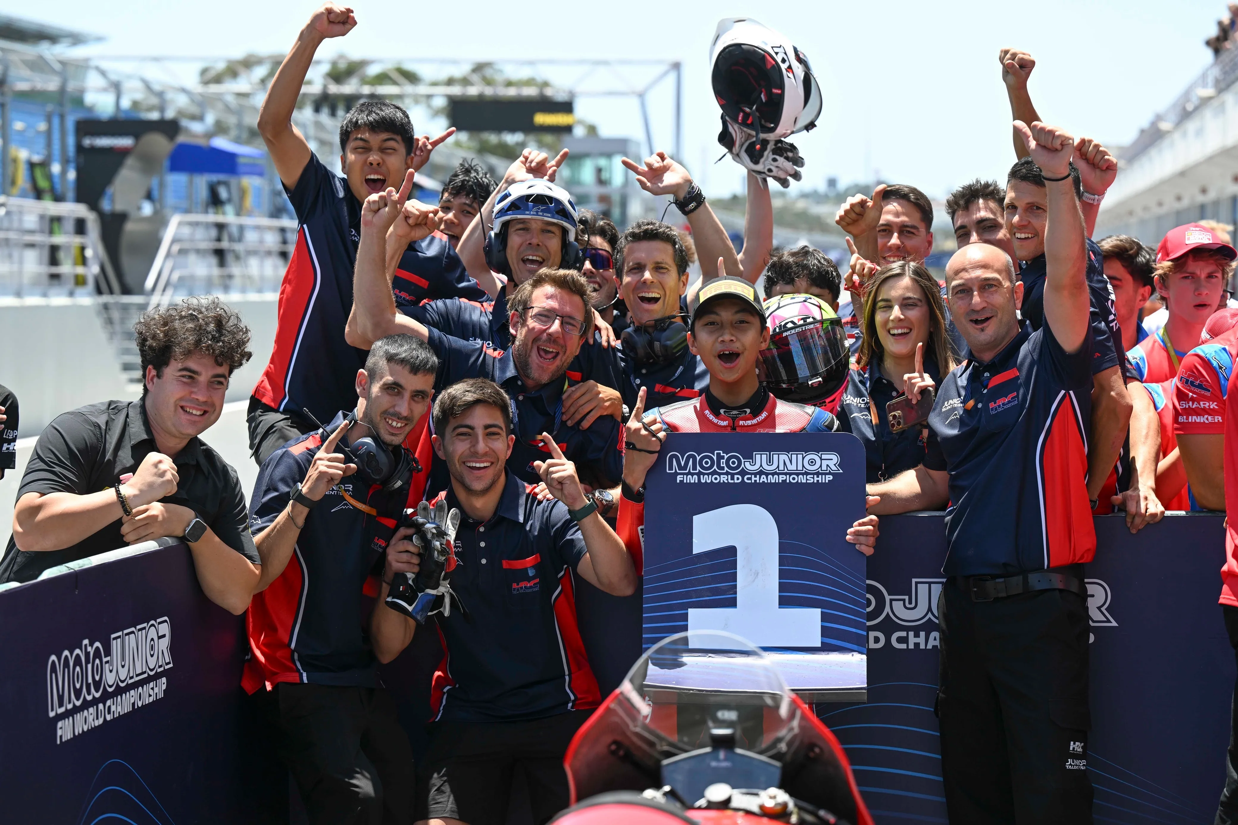 Pebalap Astra Honda Cetak Sejarah Podium Tertinggi Moto3 Junior 2026
