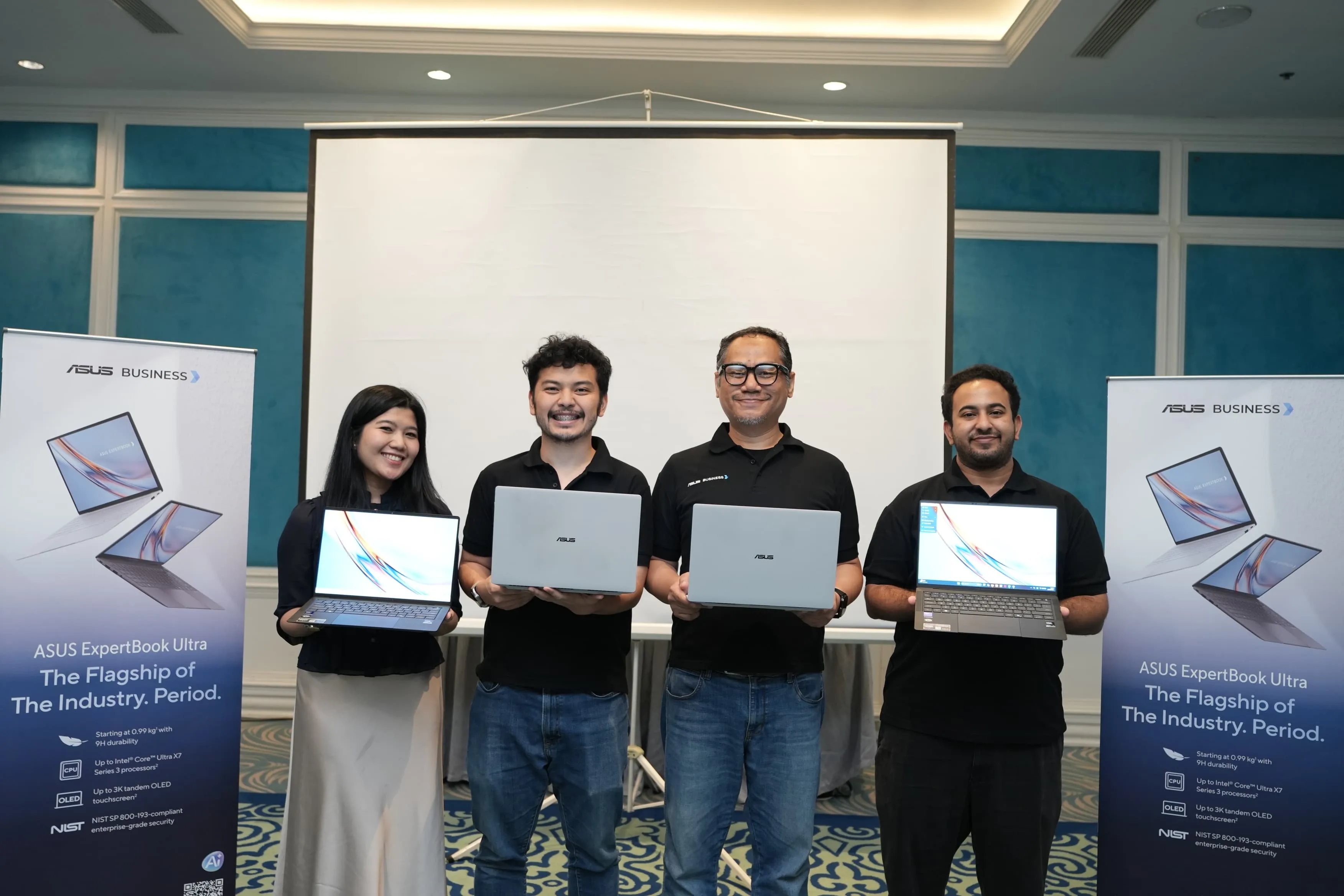 ASUS Tegaskan Mengapa ExpertBook Ultra sebagai the Flagship of the Industry. Period. Laptop bisnis flagship yang sanggup menghadirkan kinerja dan keamanan tanpa kompromi