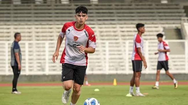 Nova Arianto Bangga Mathew Baker Dipanggil Timnas Senior