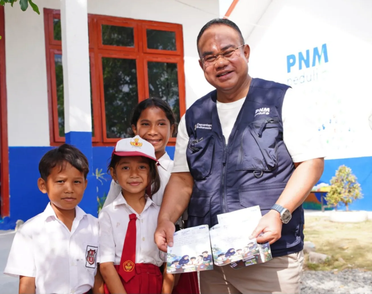 PNM Hadirkan Langkah Sederhana Berdampak Besar Bagi SD Inpres Wae Moto