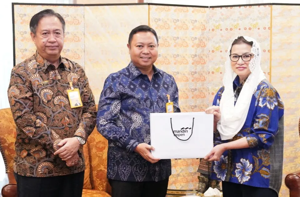 Bank Mandiri Taspen Dan PT Taspen Serahkan Santunan Kepada Ahli Waris Almarhum Rahmad Gobel
