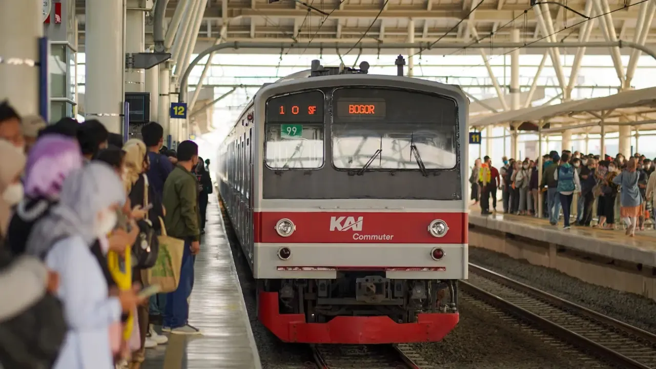 BPS Mencatat 7,7 Juta Pekerja Indonesia Jadi Komuter