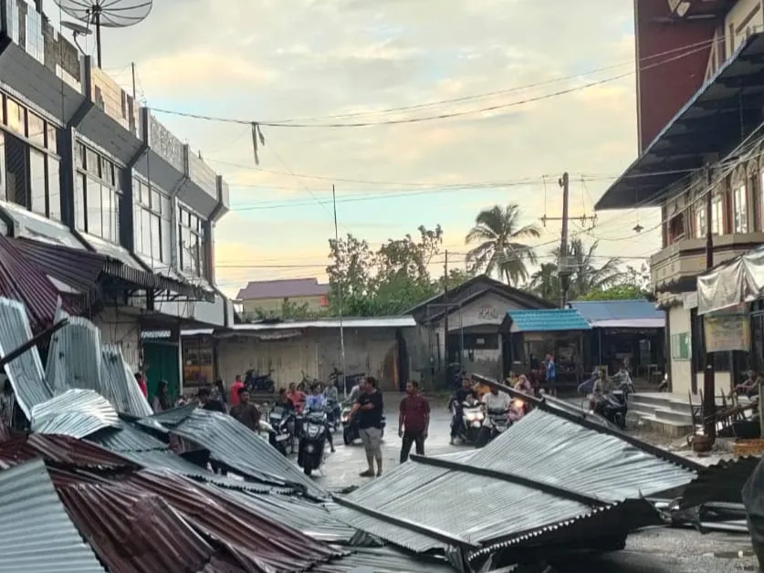 Angin Kencang Terjang Samudera, Toko dan Rumah Warga Rusak
