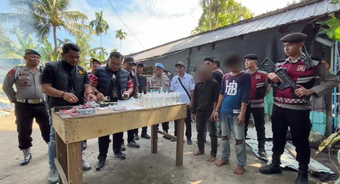Polrestabes Medan Gerebek Sarang Narkoba di Area Perkebunan: Lokasi Dilengkapi CCTV, Dua Pelaku Diborgol
