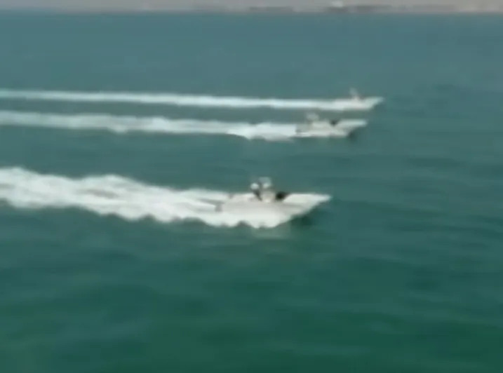 Iran Kembali Tutup Selat Hormuz