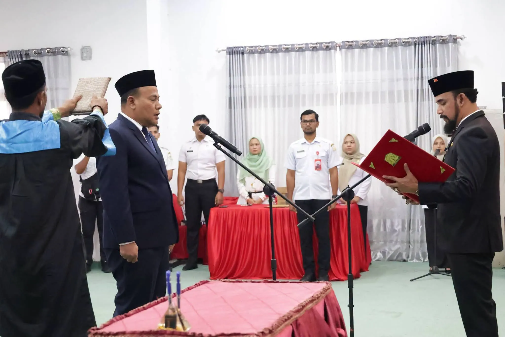 Bupati Al- Farlaky Lantik T. Reza Rizki sebagai Pj. Sekda, Fokus Penanganan Banjir, Kinerja Birokrasi dan Disiplin ASN