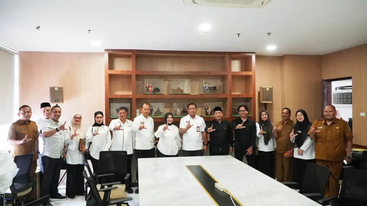 Plt Bupati Tiorita Surbakti Percepat Penanganan Korban Banjir Langkat