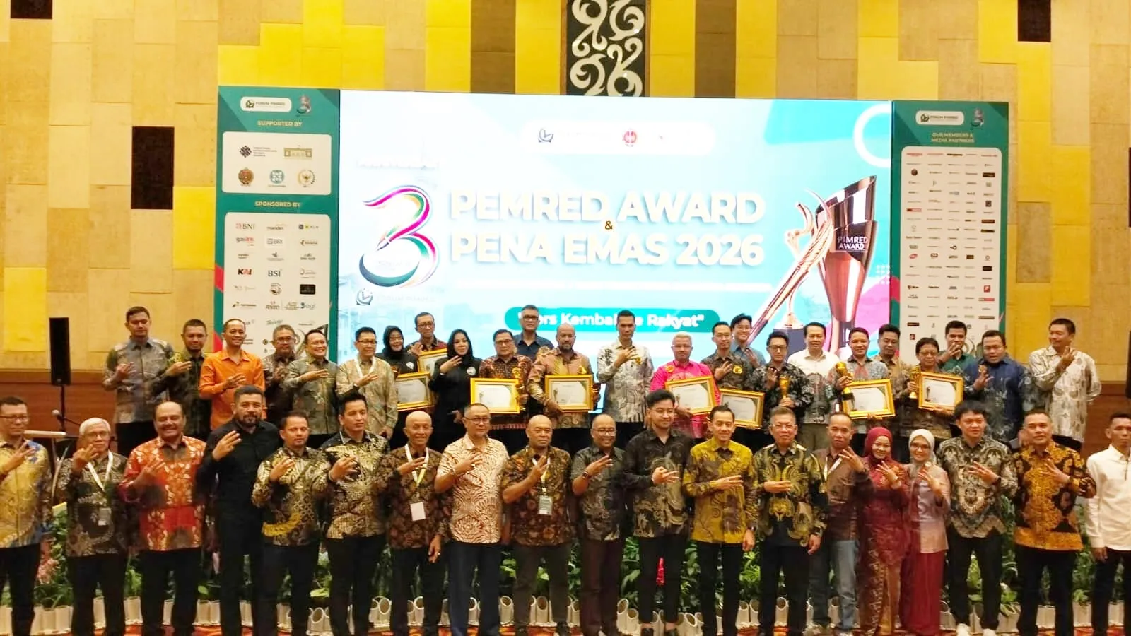 67 Tokoh Nasional Terima Pimred Award dan Pena Emas 2026, FPRMI Apresiasi Pemimpin yang Dekat dengan Pers