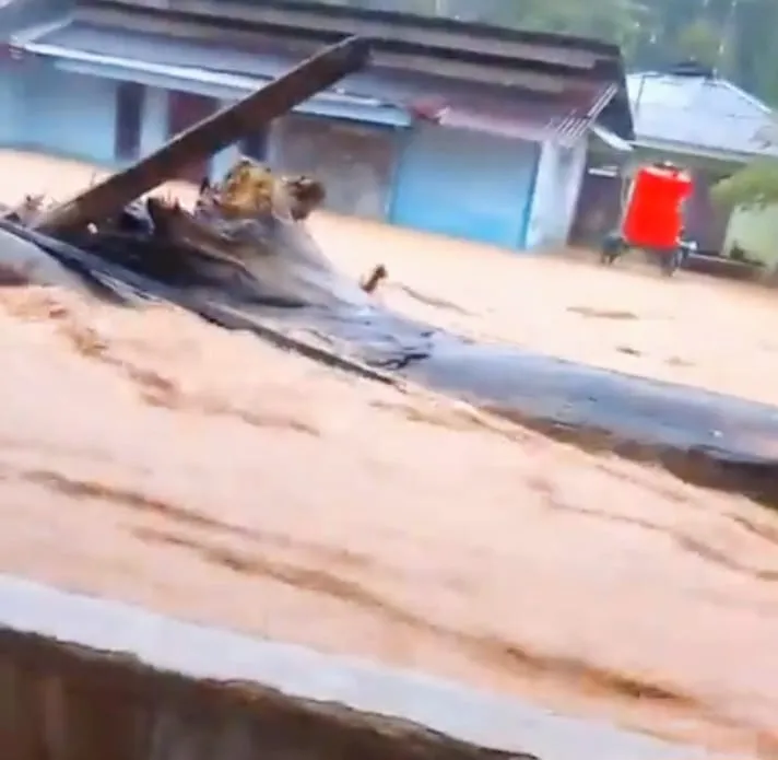 Tapteng Kembali Diterjang Banjir; Warga Tukka Menangis Minta Pertolongan