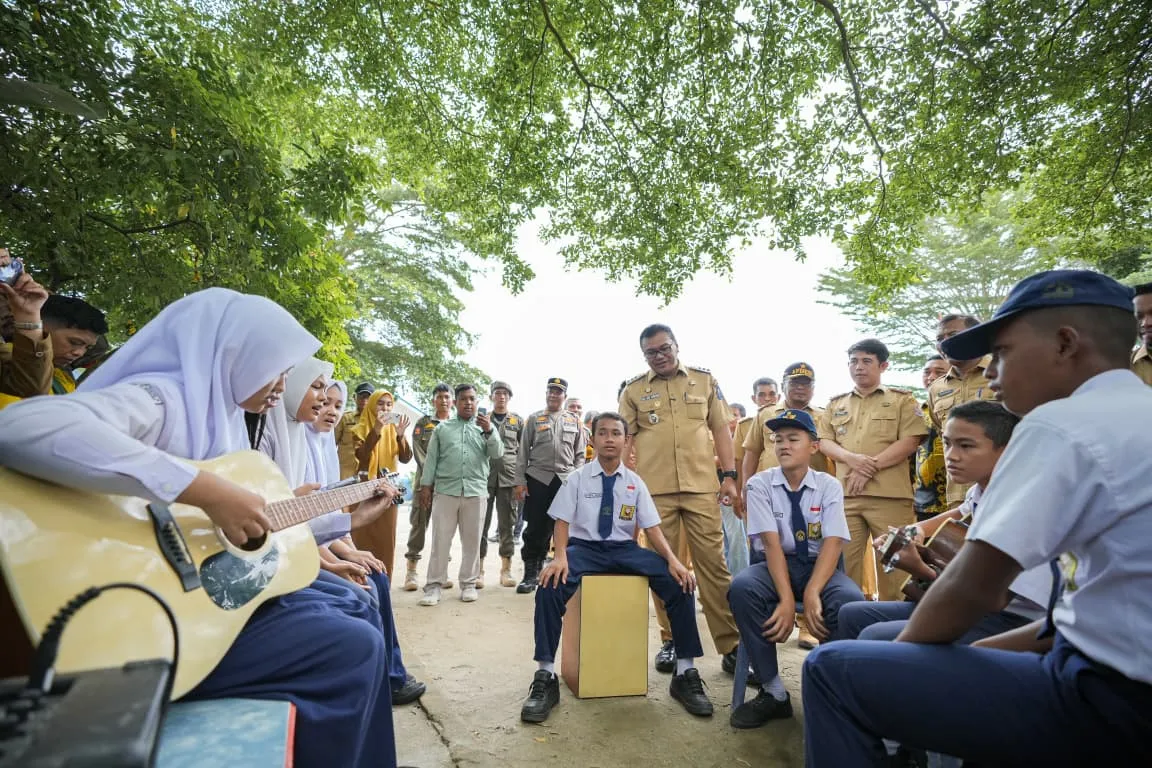 Kunjungi SMPN 5 Tanjungmorawa, Asri Ludin Tambunan Dorong Penguatan Ekstrakurikuler