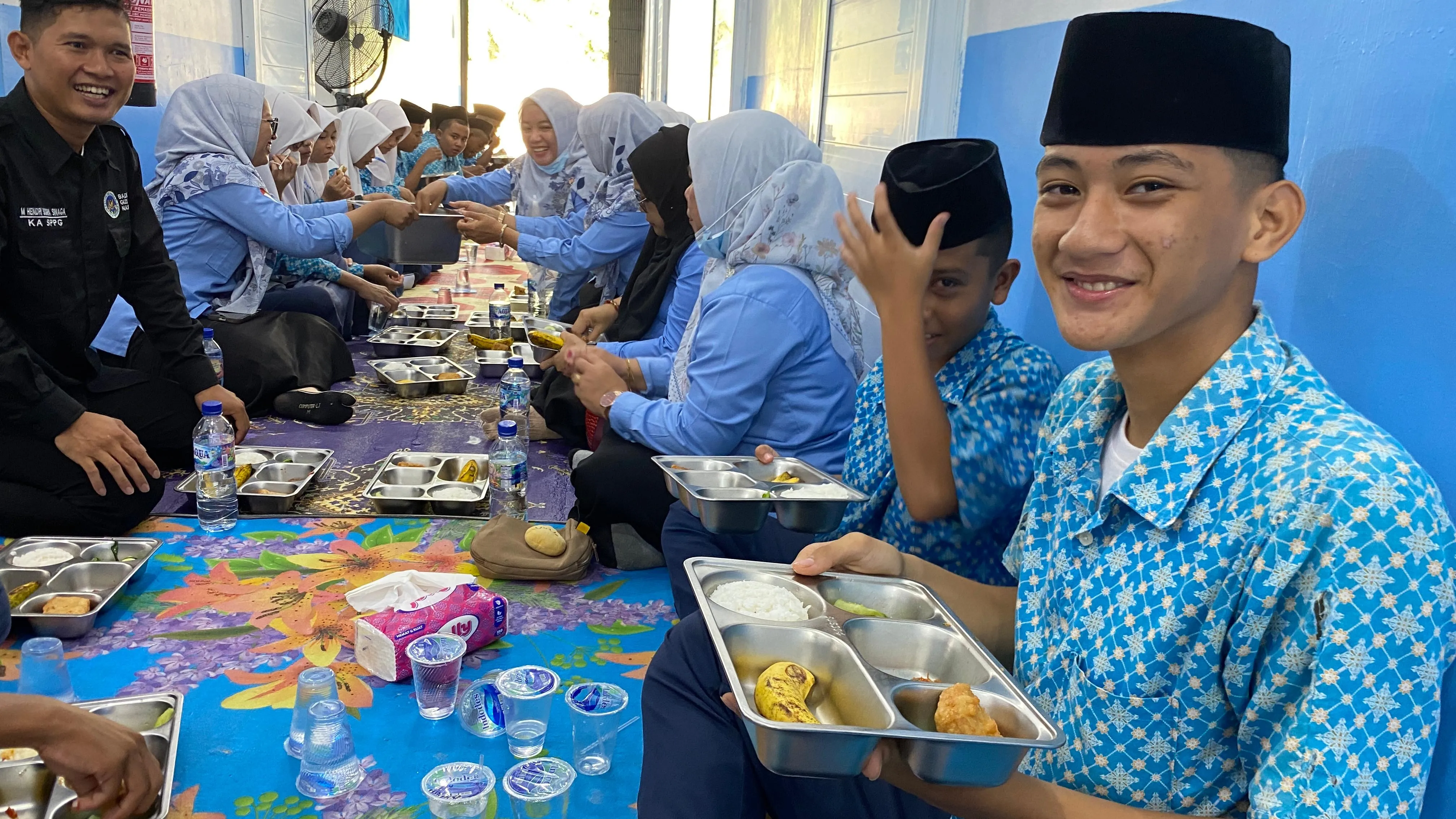 Penasaran, Siswa MTS Negeri Dolok Masihul Datangi Dapur MBG