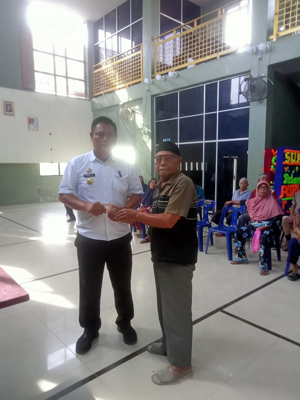 Pemdes Pasar VI Kualanamu Salurkan BLT Triwulan Kedua