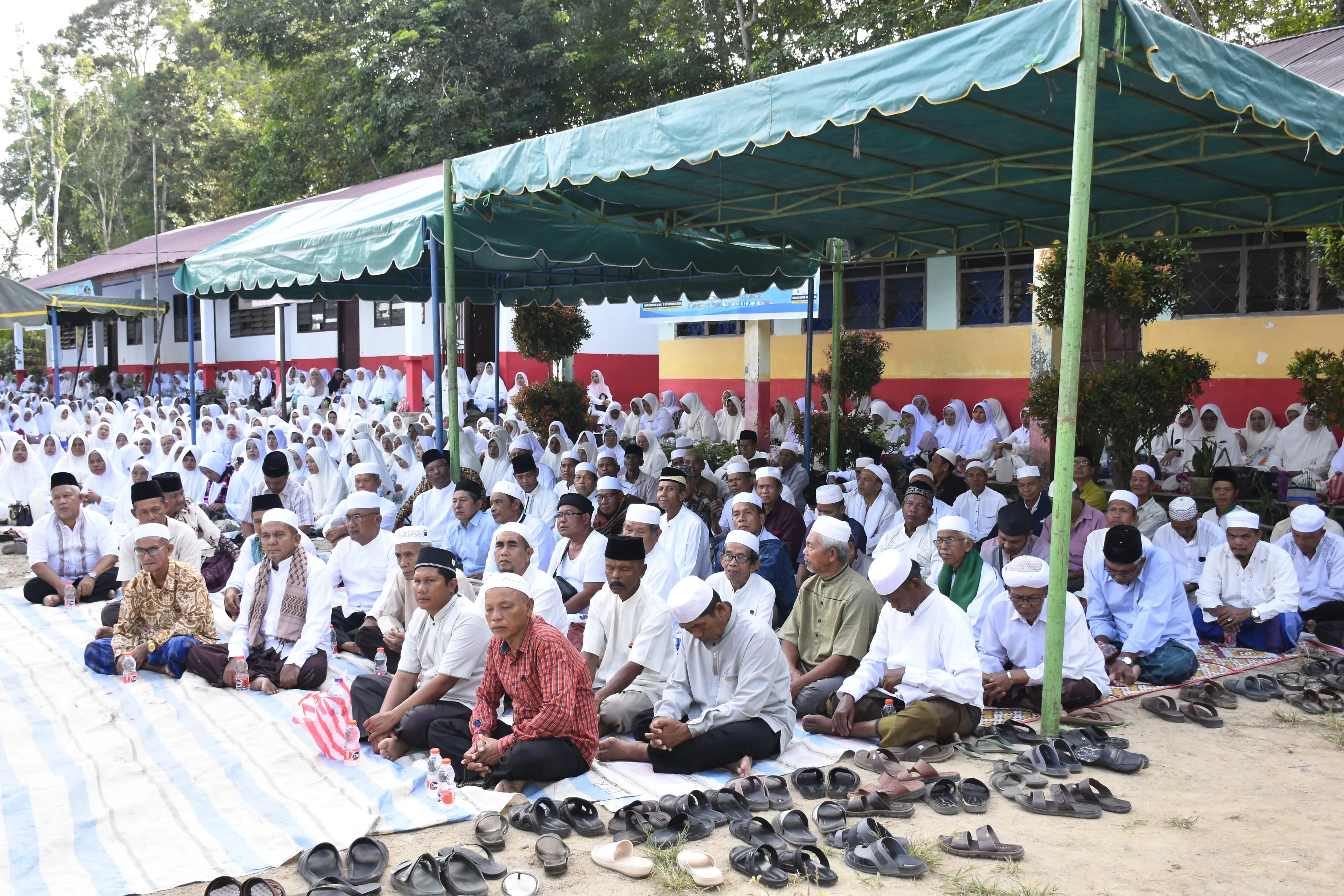 Ribuan Jemaah Padati Tabligh Akbar Sejuta Selawat Bersama Buya Salman di Aek Mual