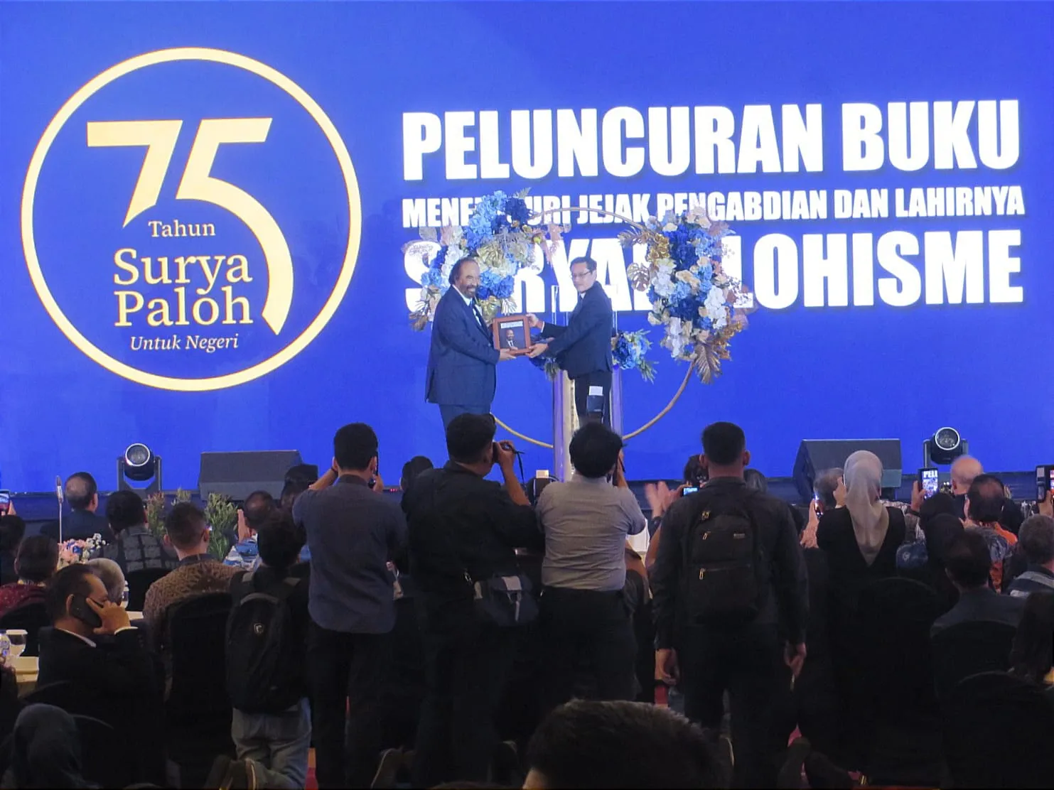 Buku 'Menelusuri Jejak Pengabdian dan Lahirnya Suryapalohisme' Buat Surya Paloh Tersanjung