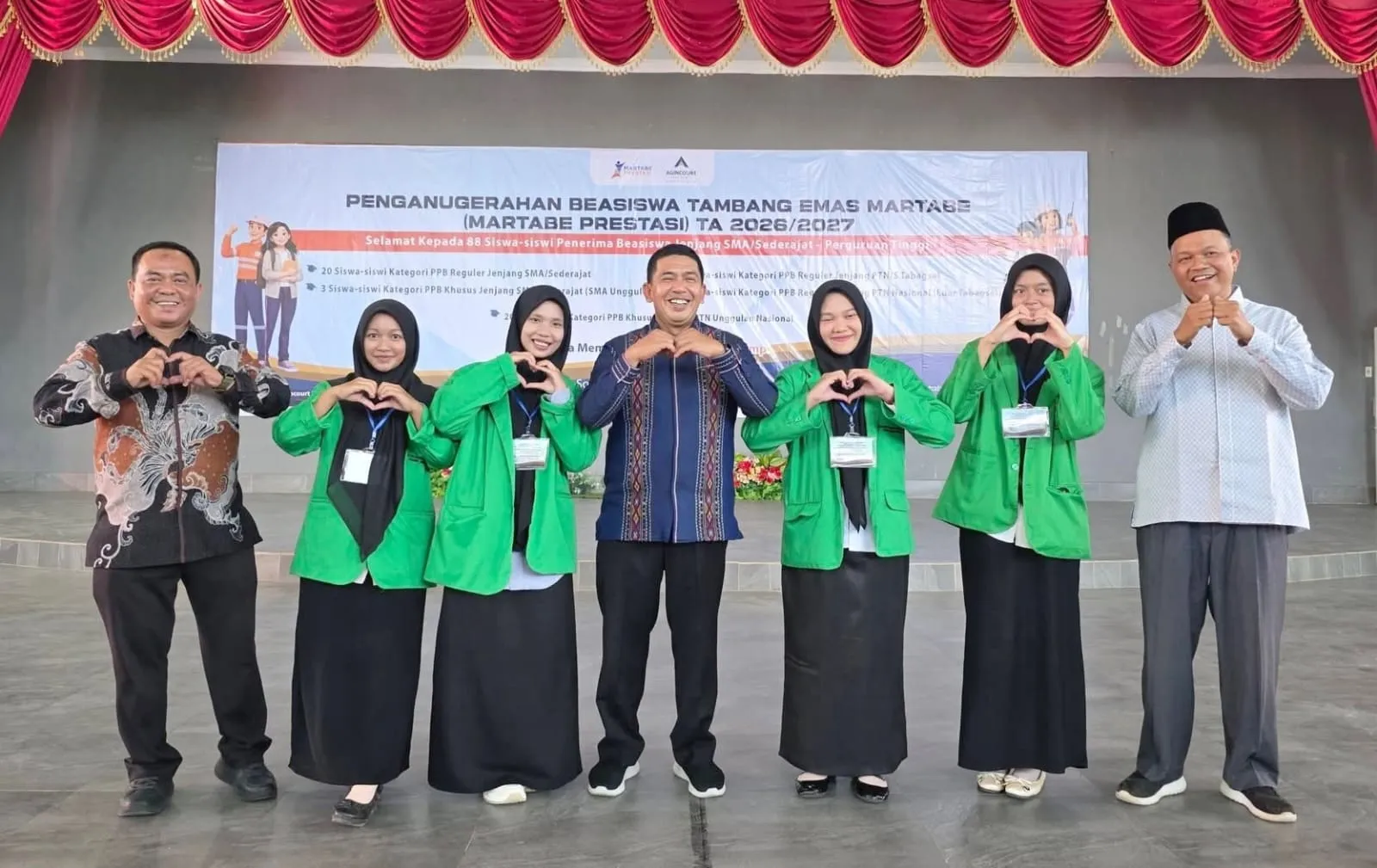 Lima Mahasiswa UIN Syahada P.Sidimpuan Berprestasi Raih Beasiswa Martabe 2026