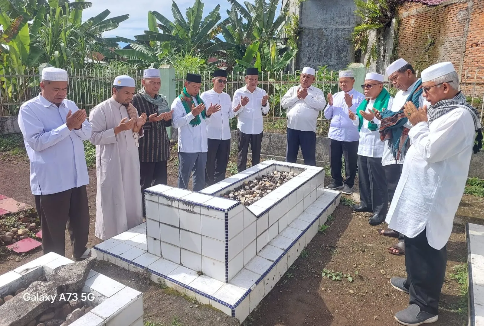 Milad ke-51 MUI, Pengurus MUI Padangsidimpuan Tabur Doa di Makam Ketua Pertama MUI Sumut, Syekh H Ja' far Abdul Wahab