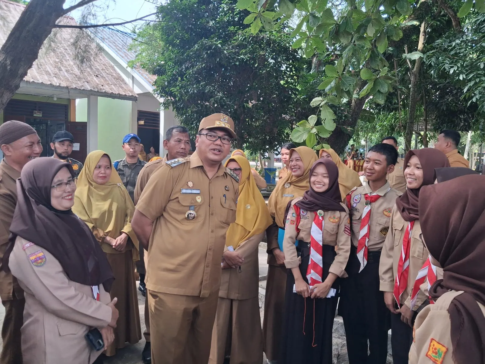 Tinjau Ekskul di SMPN 1 Batang Kuis, Asri Ludin Tambunan Dorong Sekolah Jadi Rumah Kedua bagi Siswa