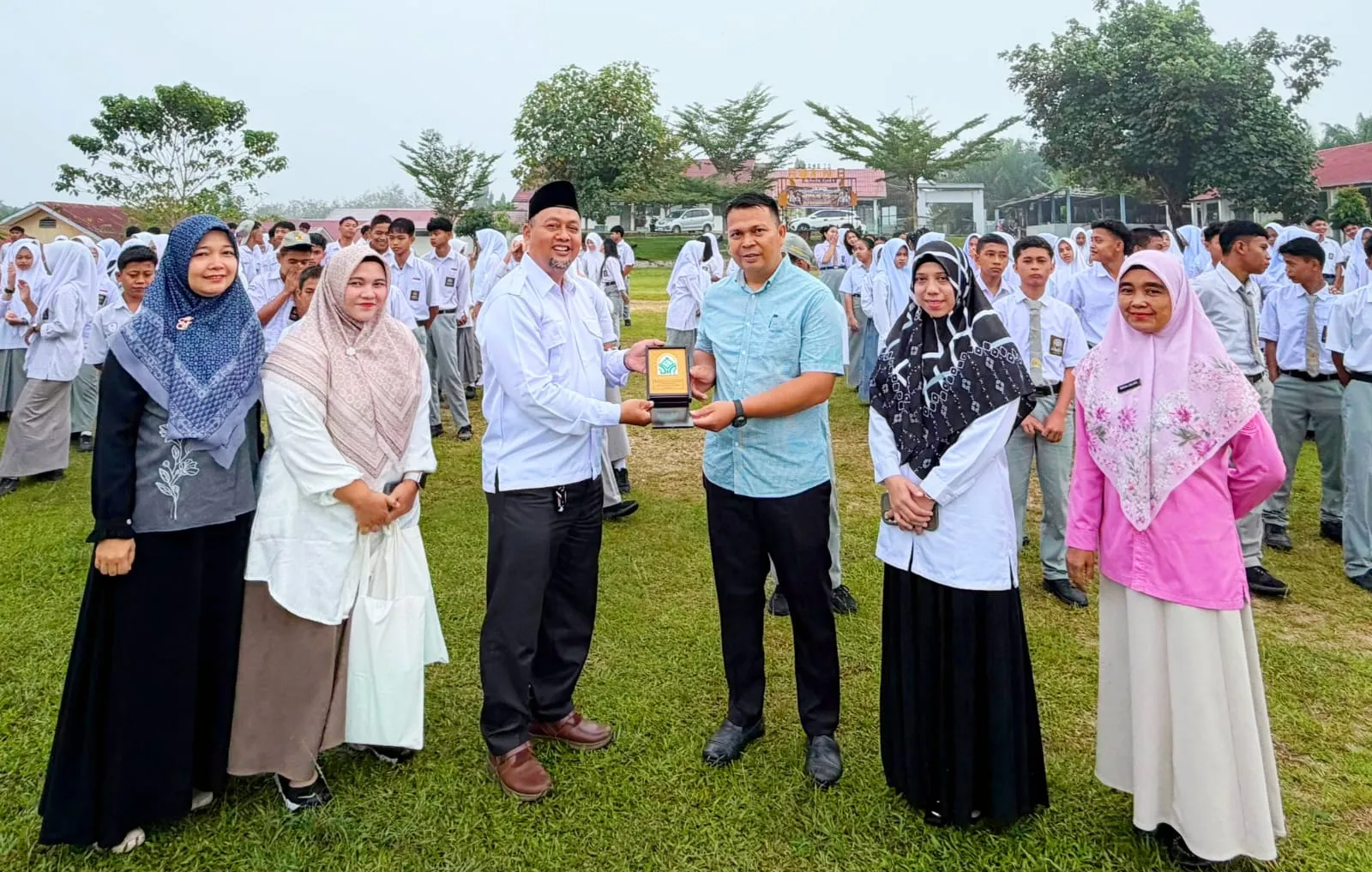 Wakil Dekan FTIK UIN Syahada Dr. Suparni: Anak Petani Jangan Minder, Pendidikan Jalan Mengubah Nasib