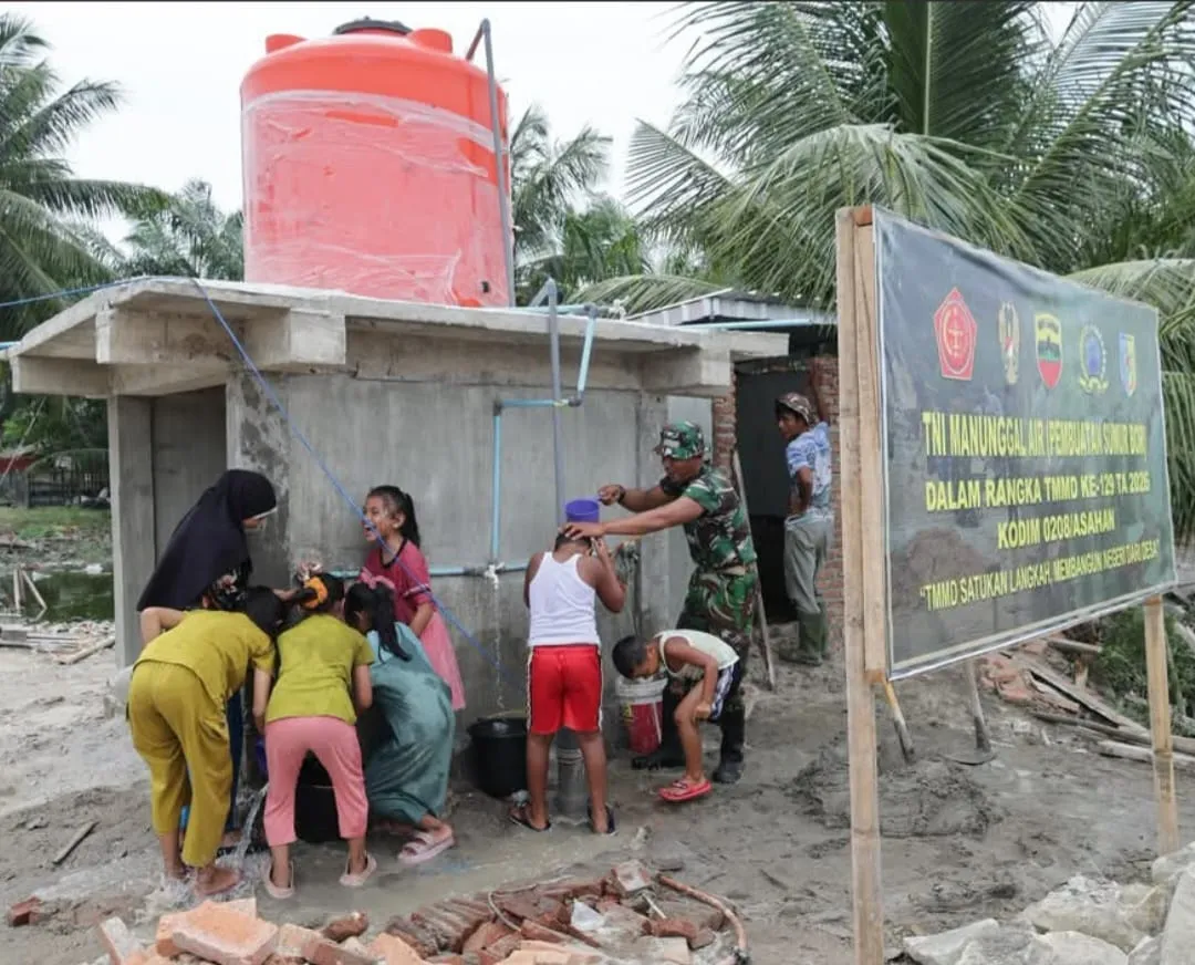 Seketika Keceriaan Anak-anak Desa Kapal Merah Terpancar, Air Bersih TMMD Ke-129 Kodim 0208/Asahan Kini Dapat Dimanfaatkan Warga