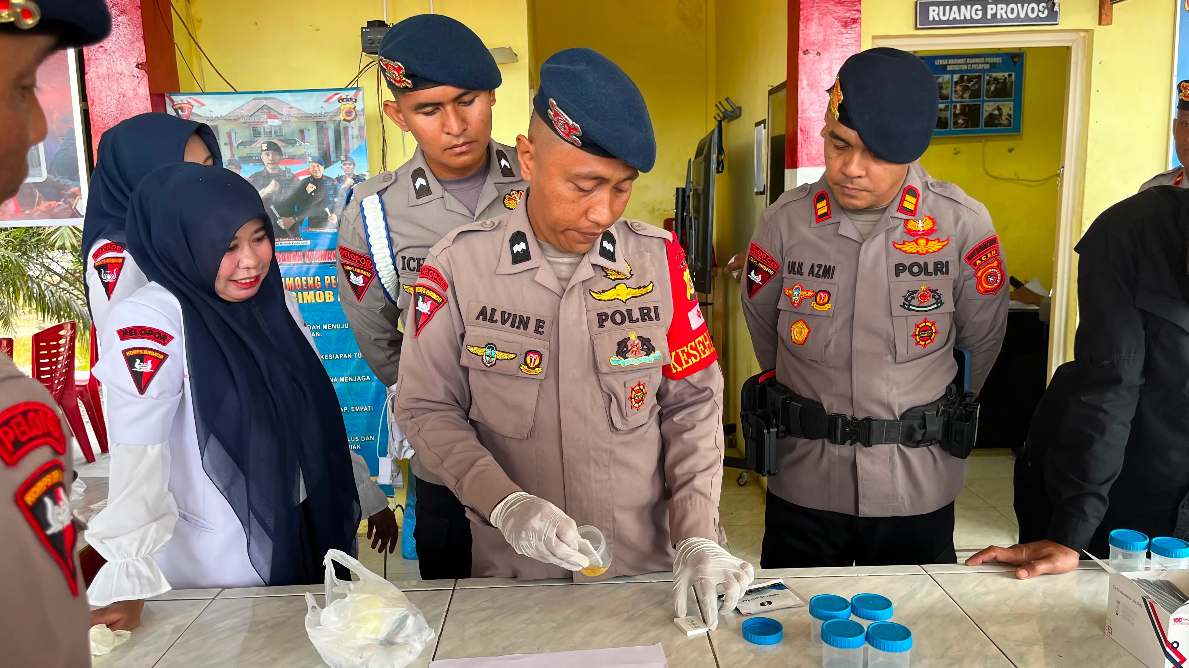 Personel Batalyon C Pelopor Tes Urine Mendadak