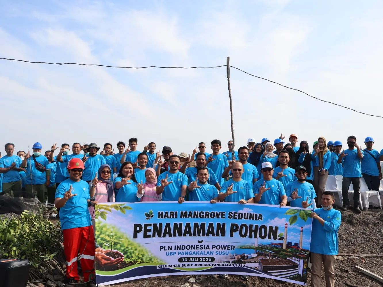 Peringati Hari Mangrove Sedunia, Indonesia Power UBP Pangkalansusu Tanam Mangrove