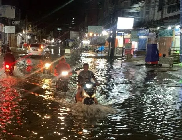 Diguyur Hujan, Langsa Digenangi Banjir, Jeffry Instruksikan OPD Sigap Tangani Titik Rawan