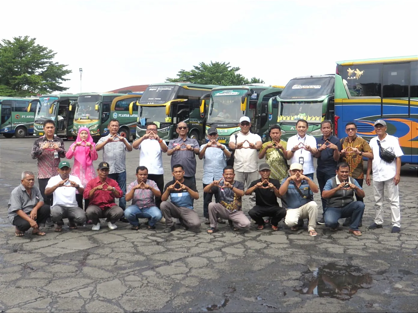 Seratusan Sopir Bus ALS Ikuti Praktik Safety Driving
