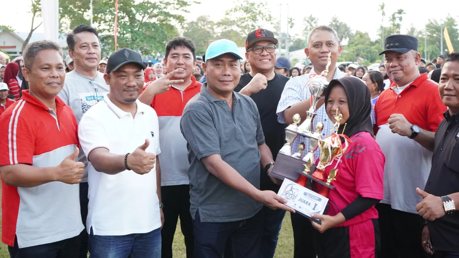 Pagar Merbau Juarai Festival Bola Kasti antar Ibu-ibu