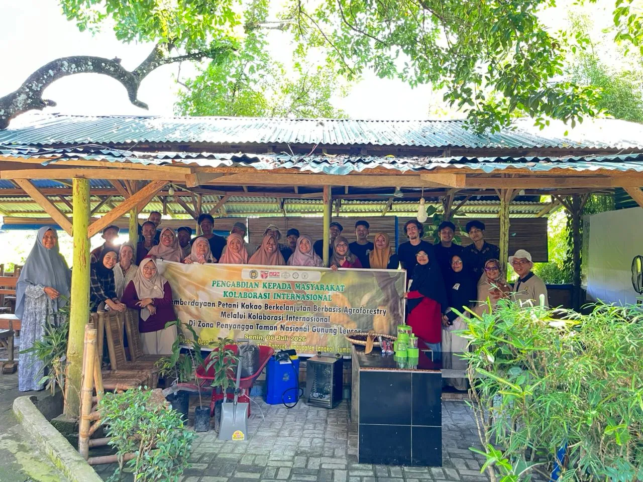Dosen Fakultas Kehutanan USU Lakukan Pemberdayaan Petani Kakao Berkelanjutan Berbasis Agroforestry