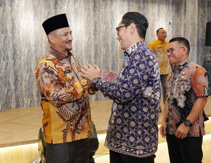 Sama-Sama Terluka karena Banjir, Ketulusan Wali Kota Medan Luluhkan Hati Bupati Aceh Tamiang