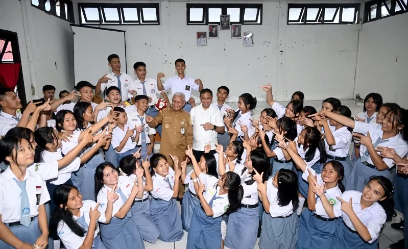 Kunjungi Asrama Dinsos Di Gunungsitoli, Wagub Surya Dorong Anak-anak Kepulauan Nias Gapai Masa Depan Lewat Pendidikan