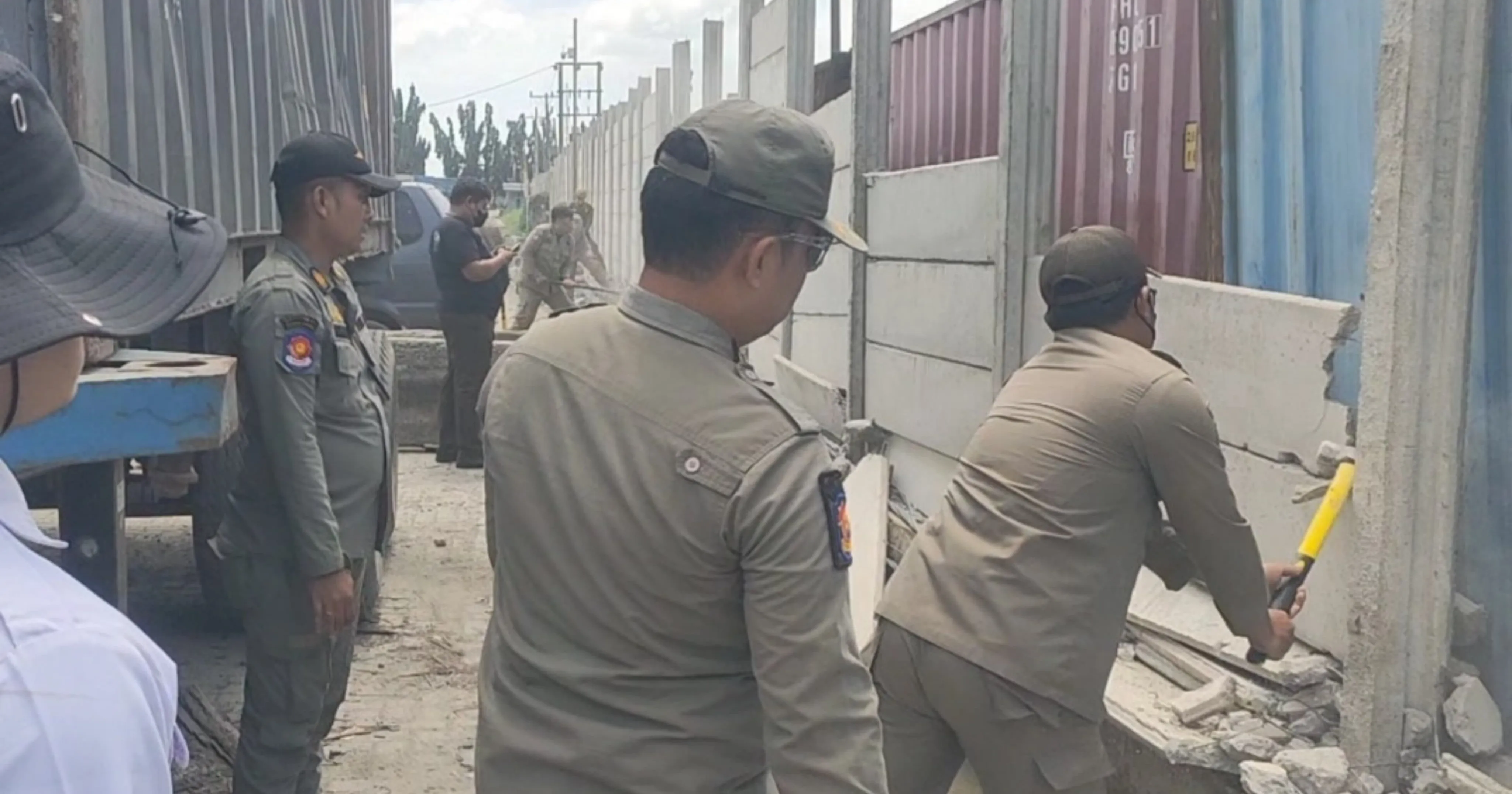 Pemko Medan Rubuhkan Tembok PT SBP, Darmawan Yusuf Minta Kasus Pidana Juga Harus Dituntaskan