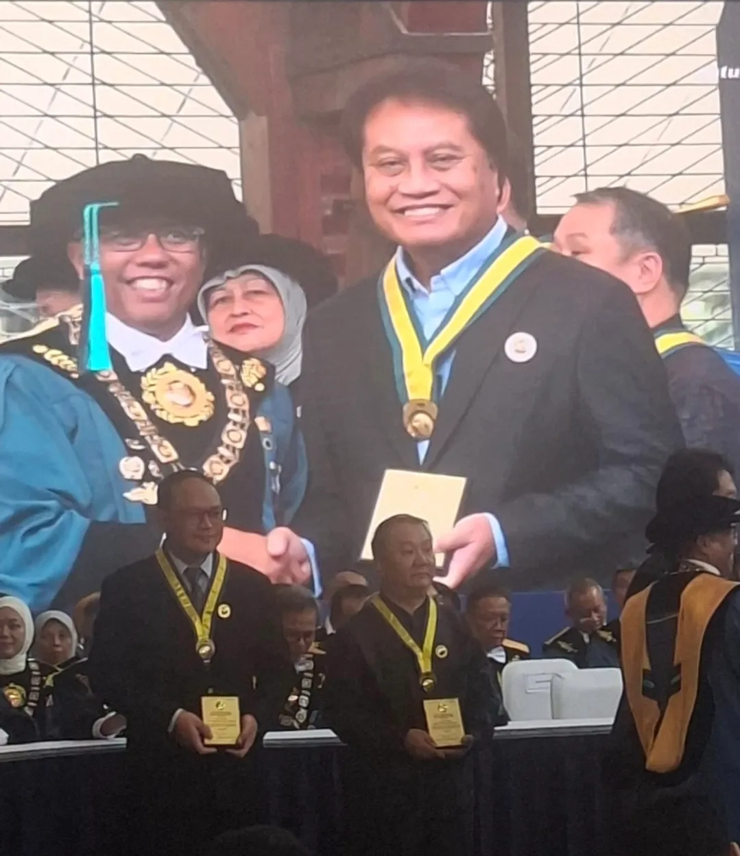 Kontribusi untuk Industri Nasional, Triharyo Soesilo Raih Penghargaan ITB