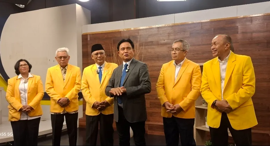 Yusril Ingatkan Wisudawan UT untuk Terus Belajar di Tengah Perubahan Zaman dan Perkembangan AI