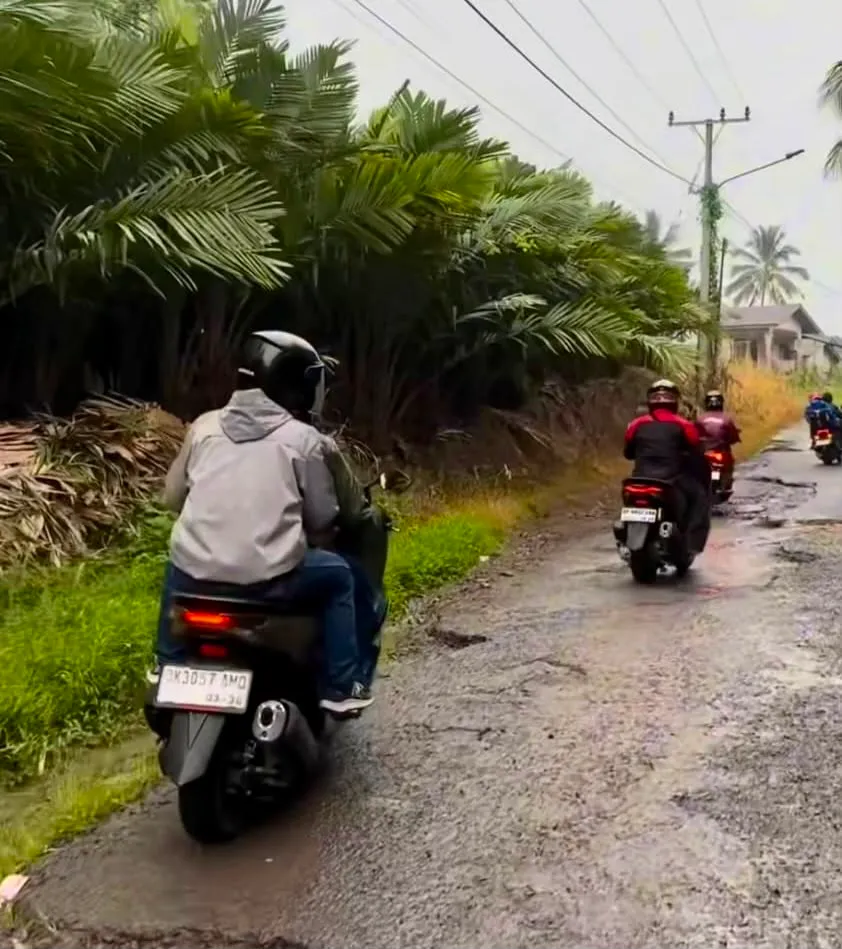 Siasati Berkendara Di Jalan Rusak Ala Honda