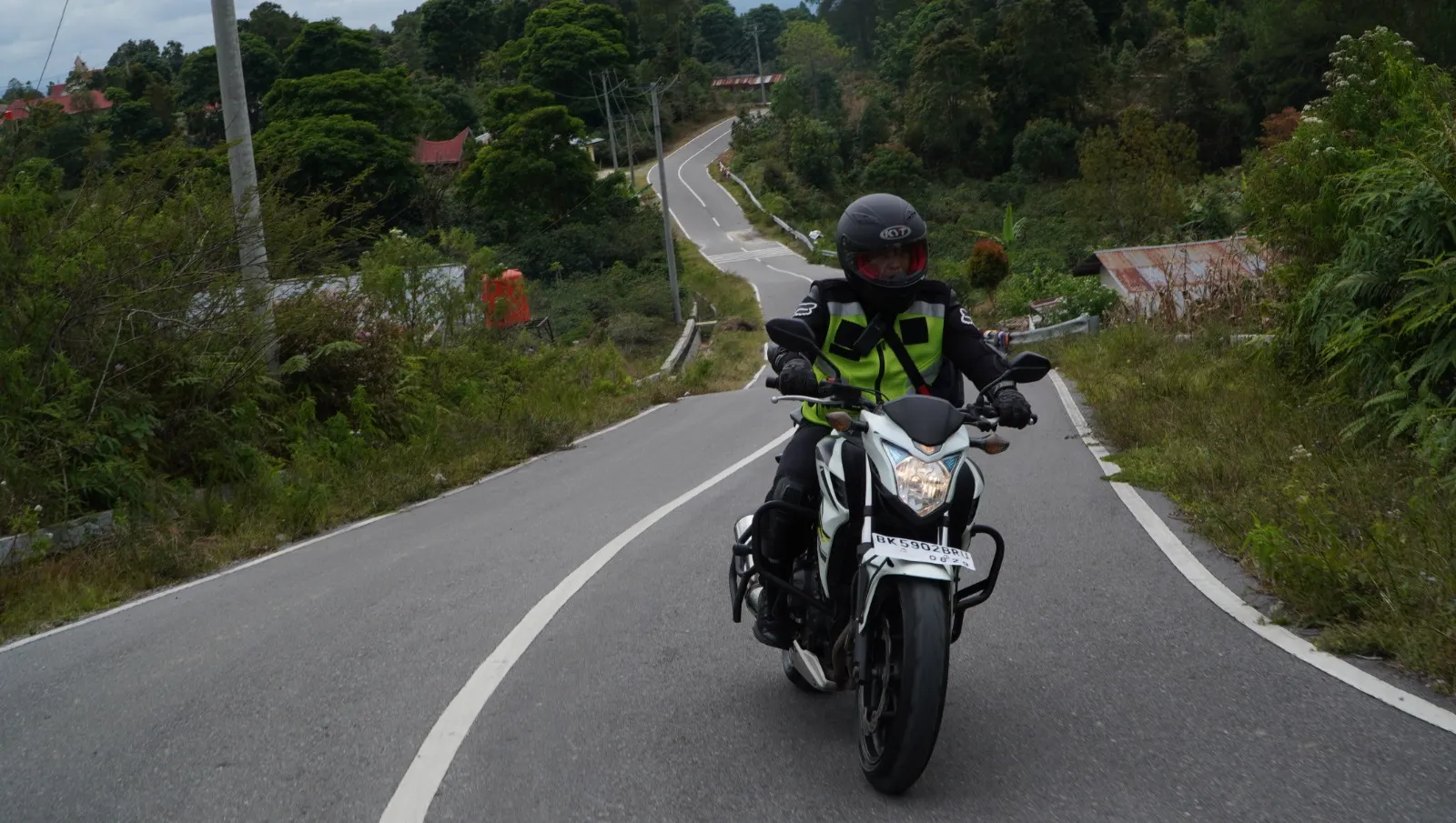 Tips Hindari Rem Blong Di Jalur Berbukit