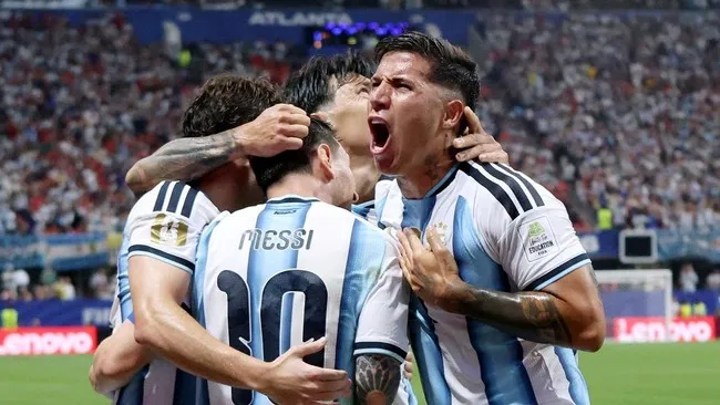 Comeback Dramatis, Argentina Singkirkan Mesir