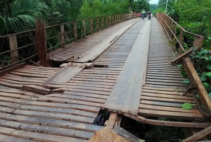 Jembatan Besi Kelapa Sebatang Kualuh Leidong Rindu Perbaikan