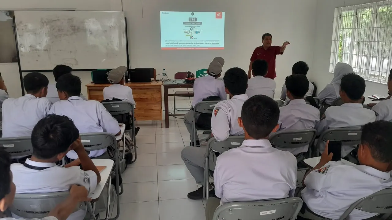 Seminar Teknologi Terkini Di SMK Binaan Honda