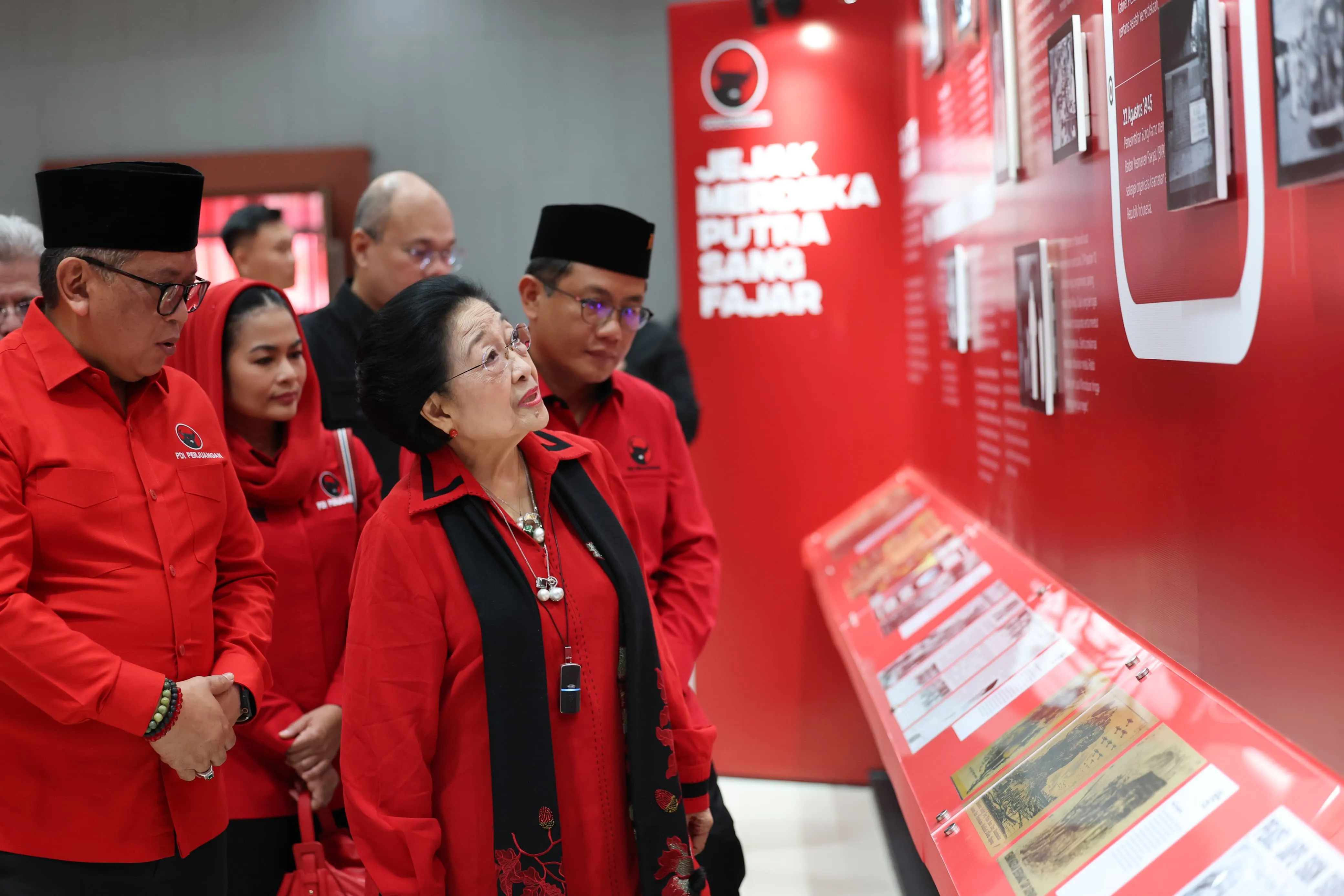 Keracunan MBG Berulang, Hasto Tuding Adanya Keterlibatan "Pemburu Rente'